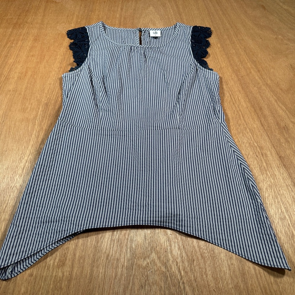 Cabi Sleeveless Blouse Womens Medium Blue Pinstripe Crochet Lace Sharkbite Hem